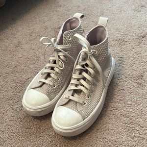 Platform converse